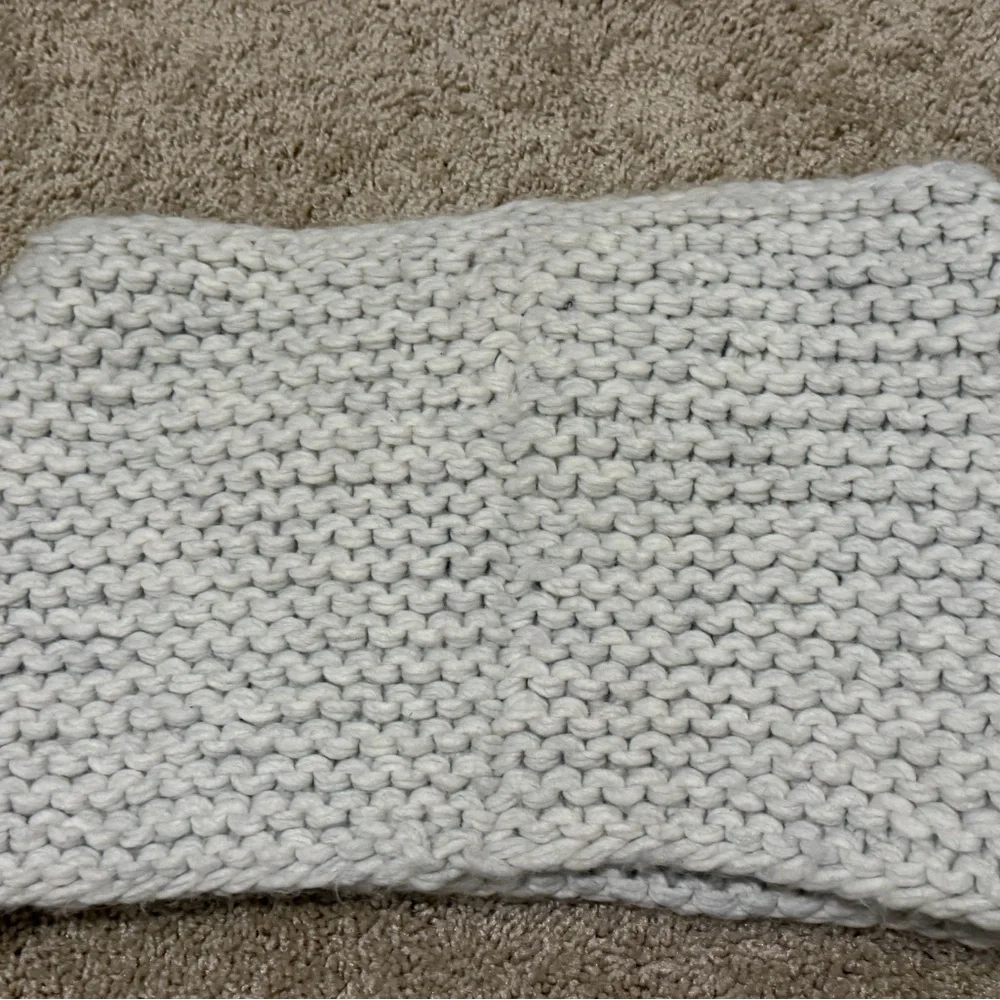Abercrombie & Fitch Cream Colored Chunky Knit Wool Blend Infinity Scarf